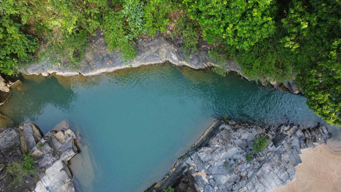 View từ trên cao hồ bơi