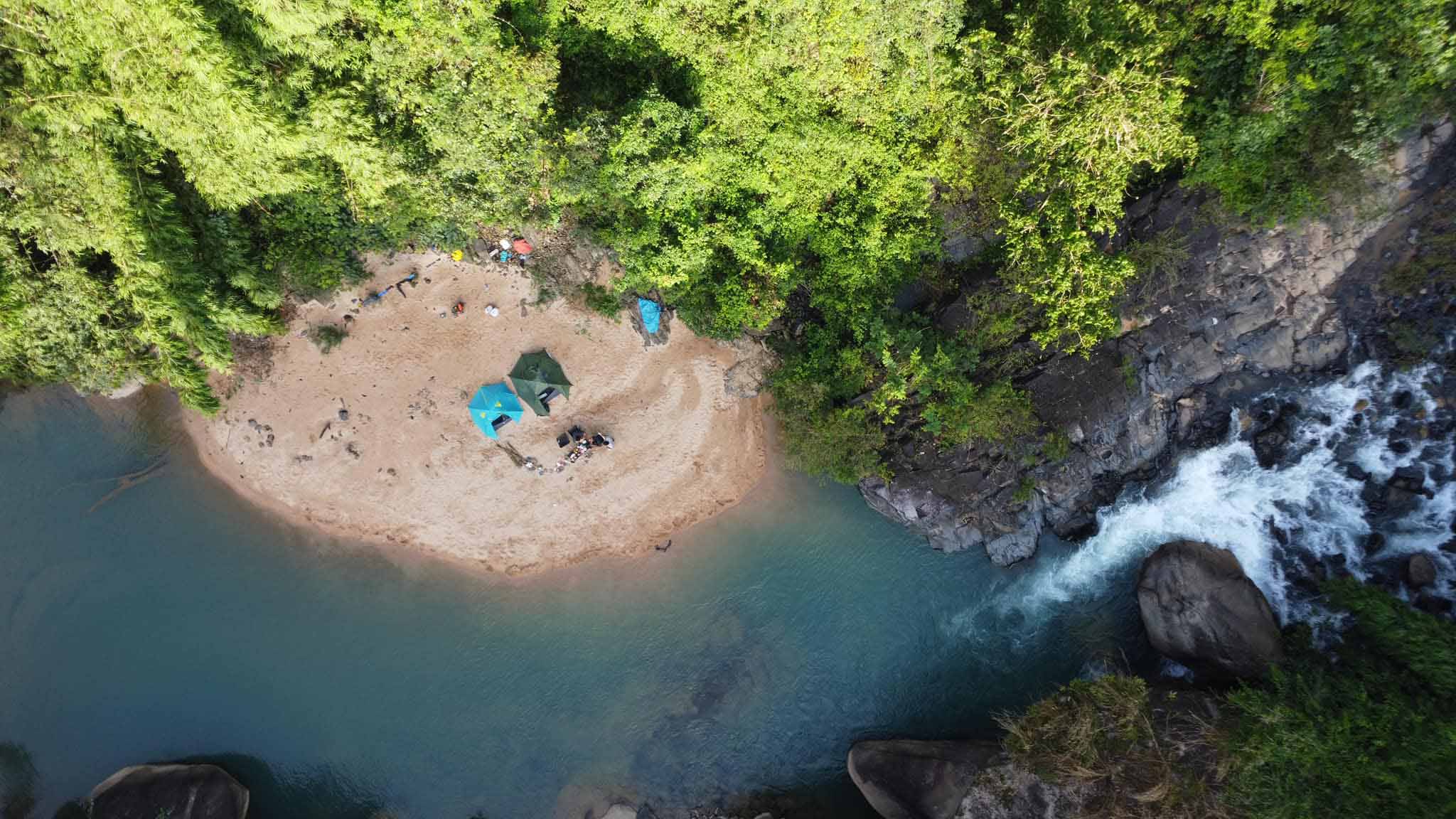 Khu cắm trại nhìn từ trên